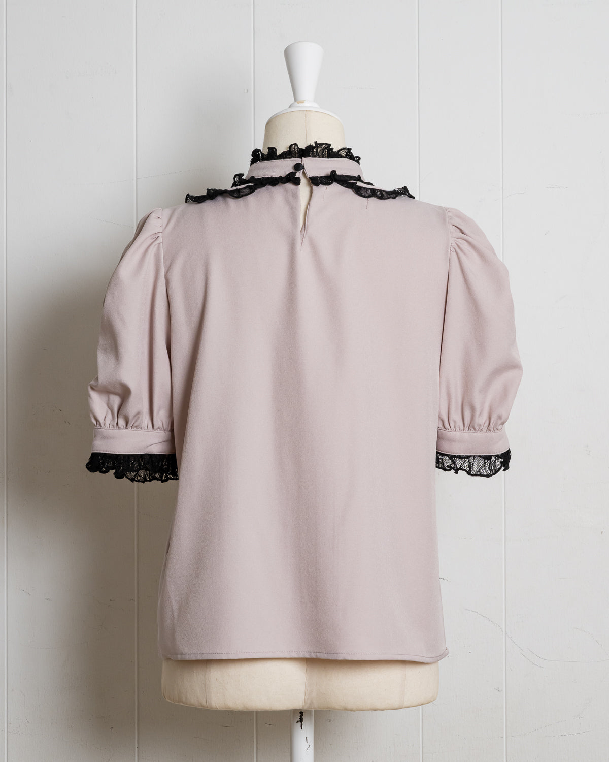 クロスチョーカーフリルブラウス