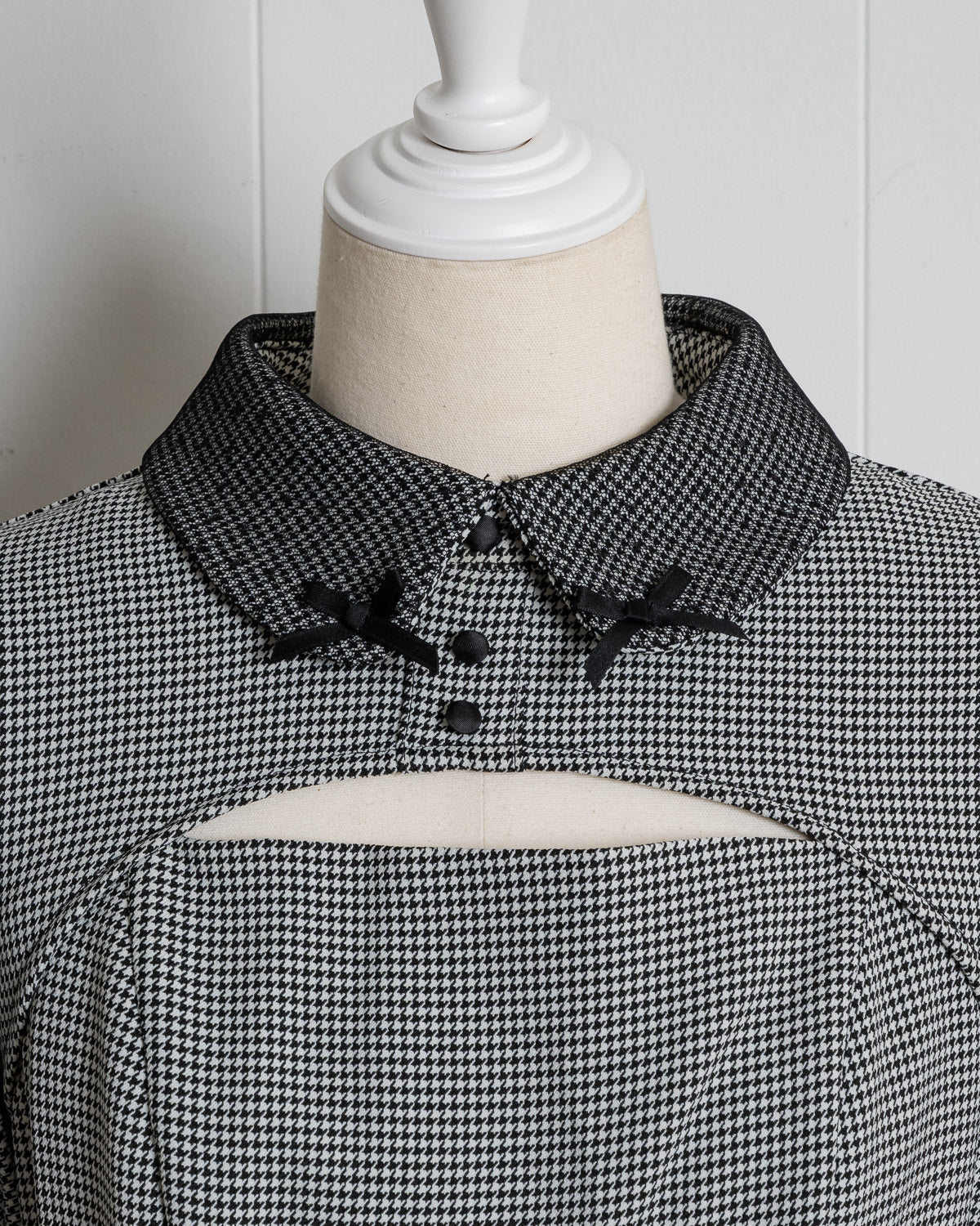 チュールカットアウトティアードワンピース