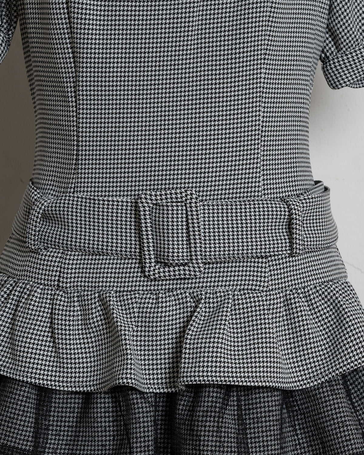 チュールカットアウトティアードワンピース