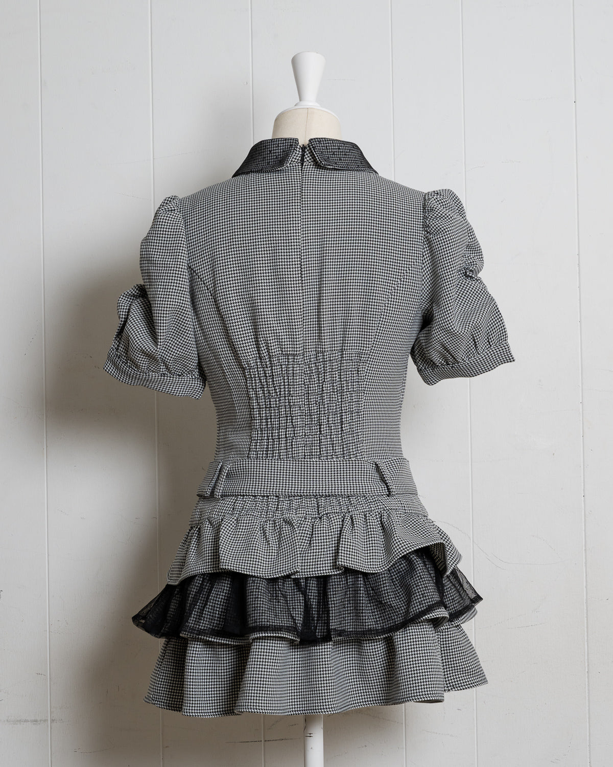 チュールカットアウトティアードワンピース