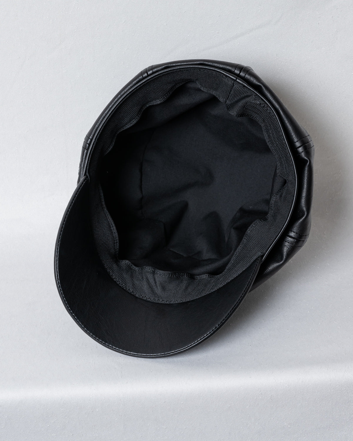 ハートスタッズレザーキャスケット