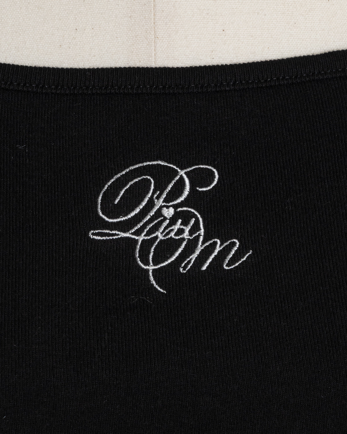 チョーカー付きスクエアネックカットソー