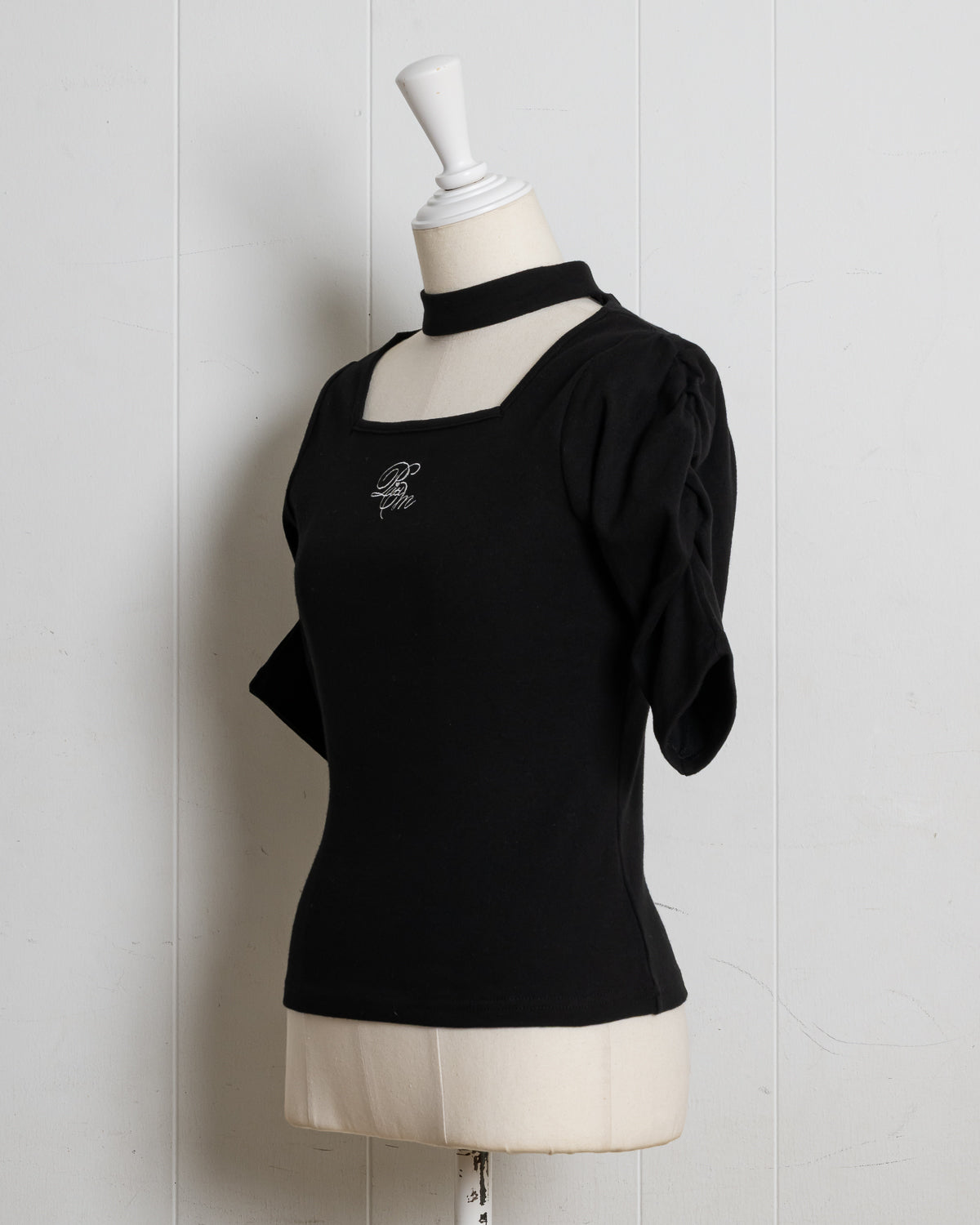 チョーカー付きスクエアネックカットソー