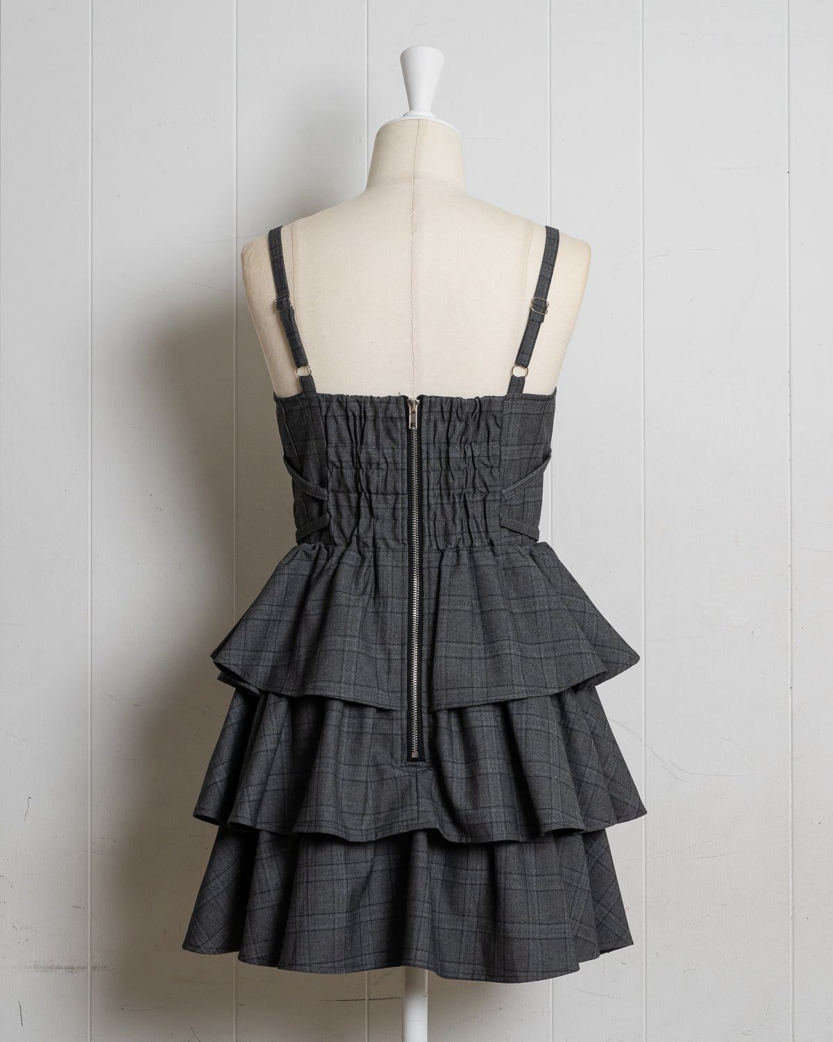 フロントホックティアードジャンパースカート