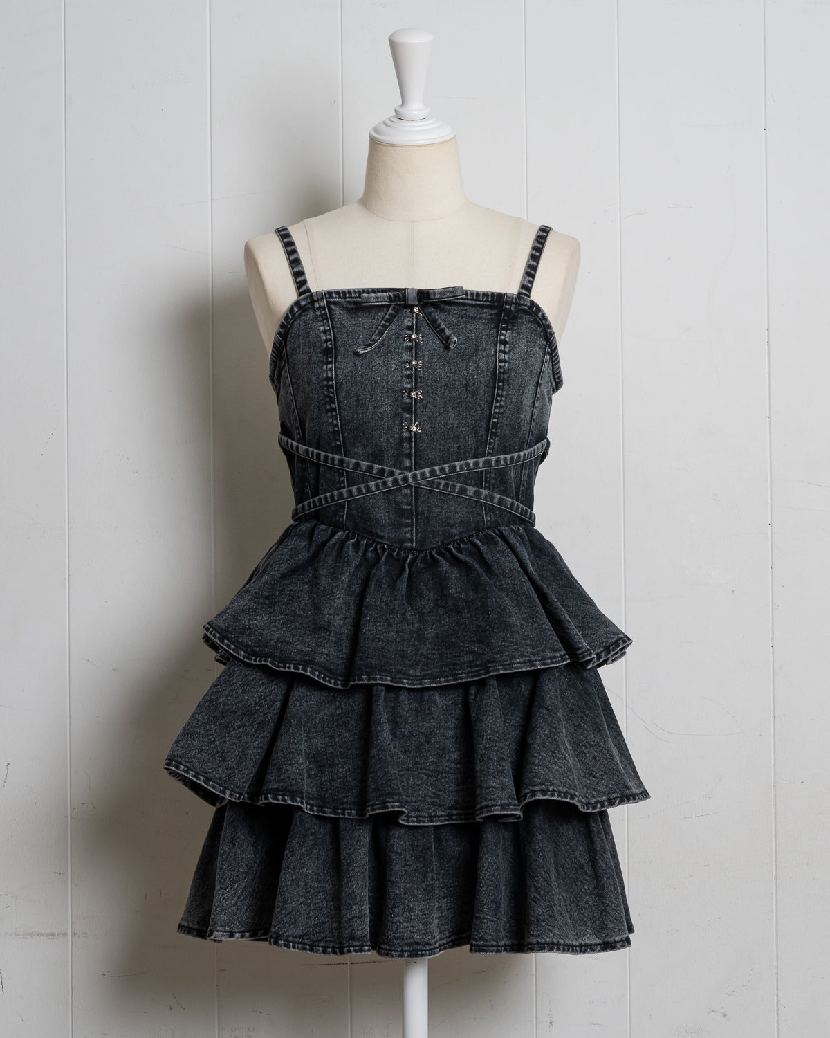 フロントホックティアードジャンパースカート