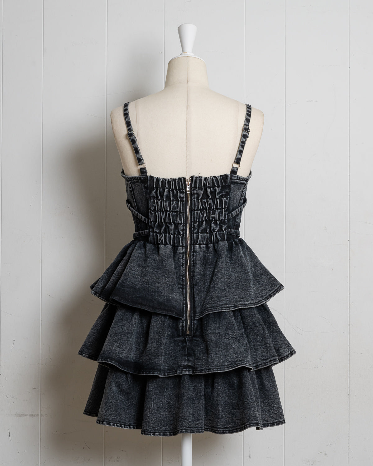 フロントホックティアードジャンパースカート