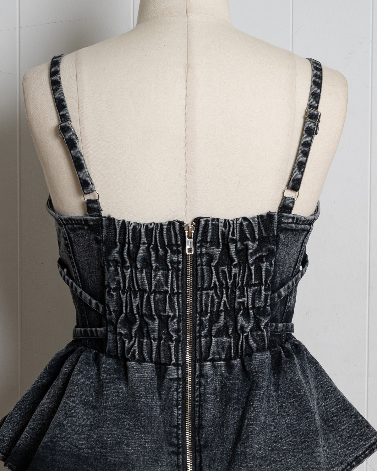 フロントホックティアードジャンパースカート