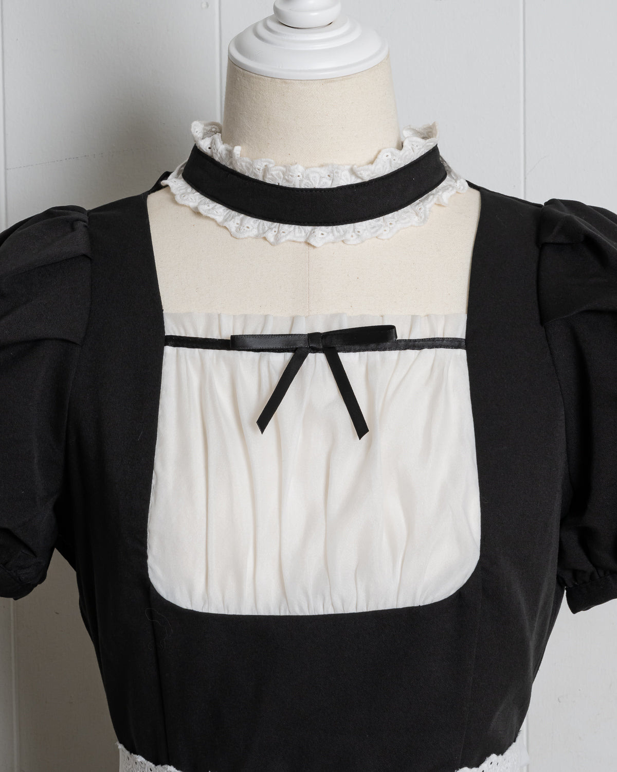 チョーカーフリルロングカフェワンピース