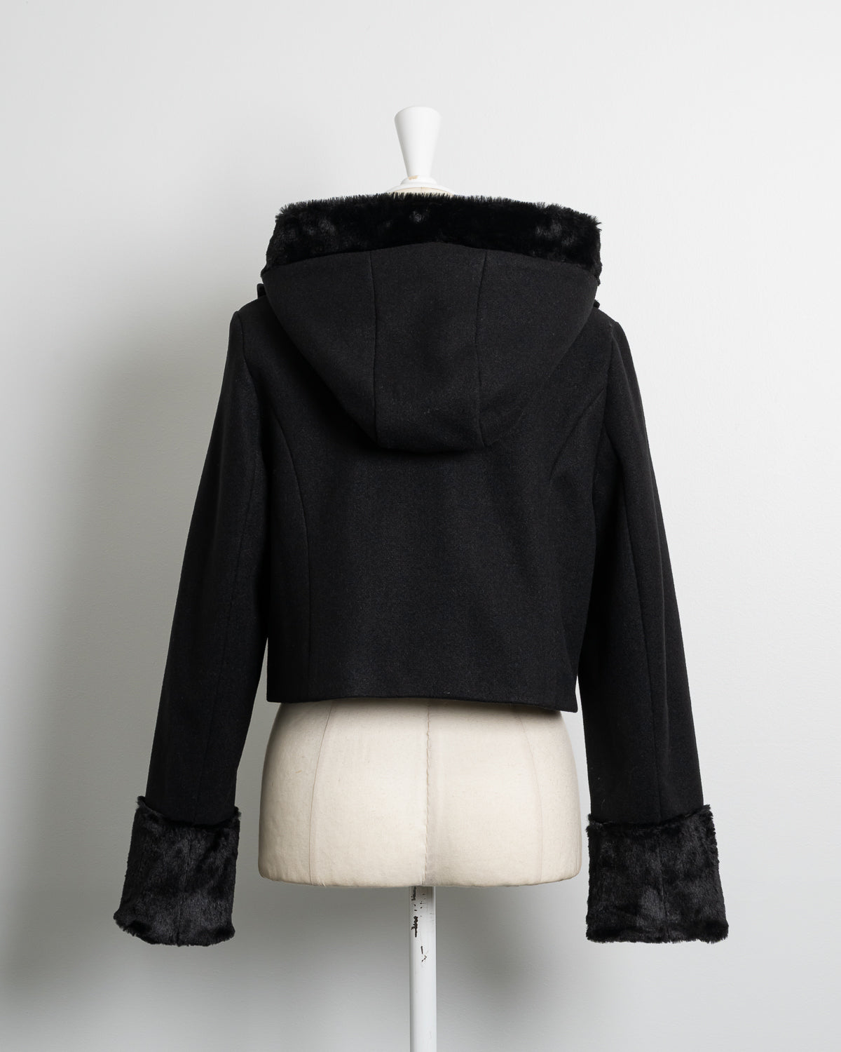 ファーリボンヨークフリルショートコート