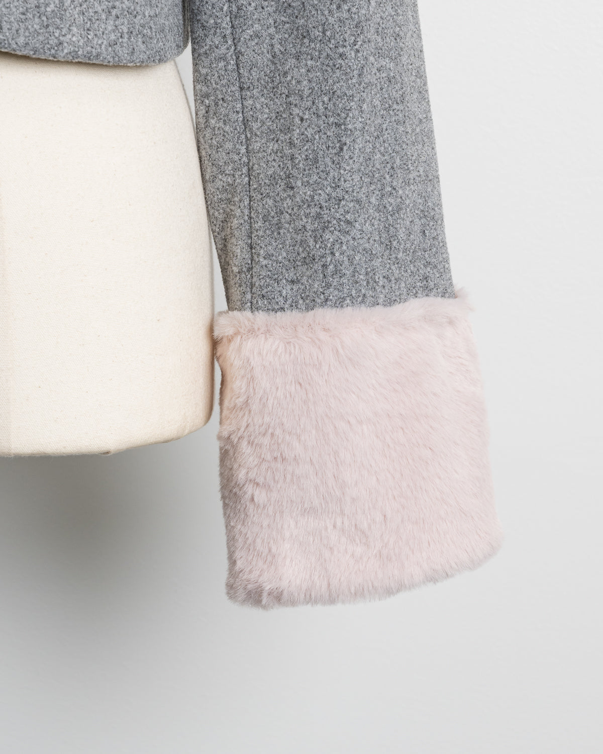 ファーリボンヨークフリルショートコート