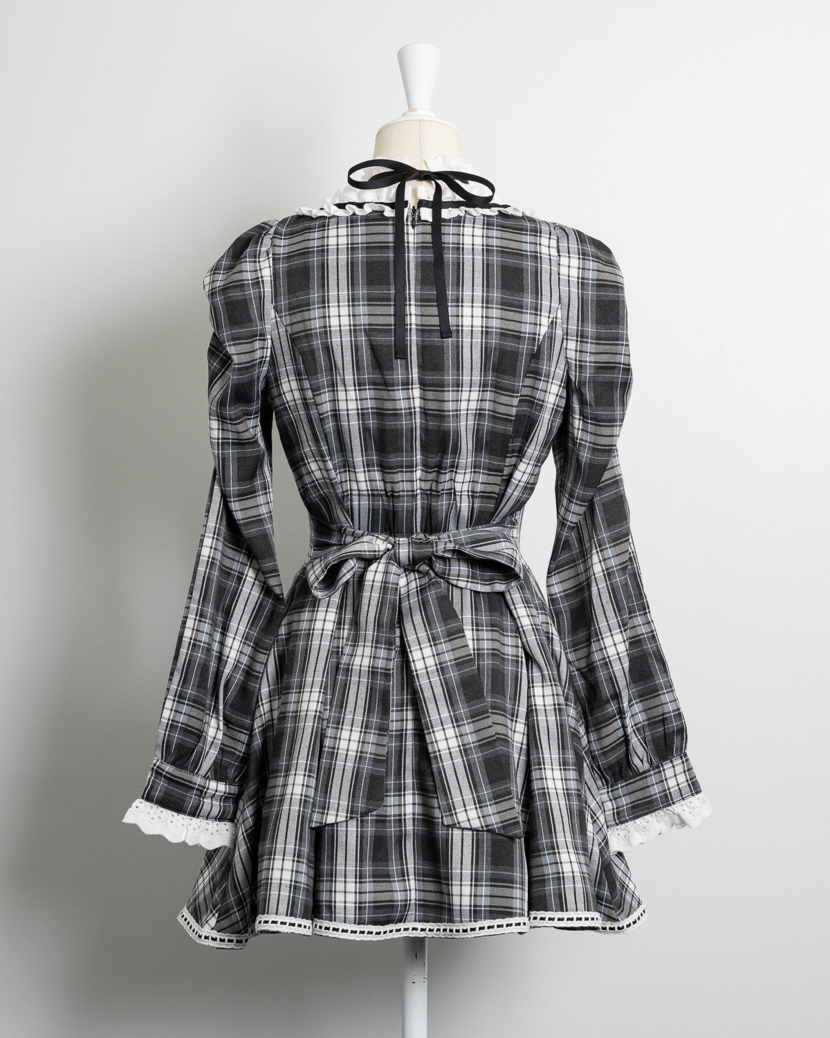 チョーカー付きコットンフリル長袖ワンピース