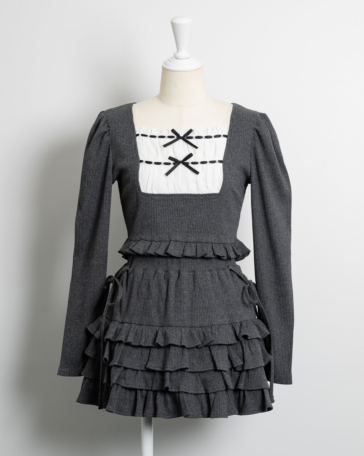 カラー:チャコール