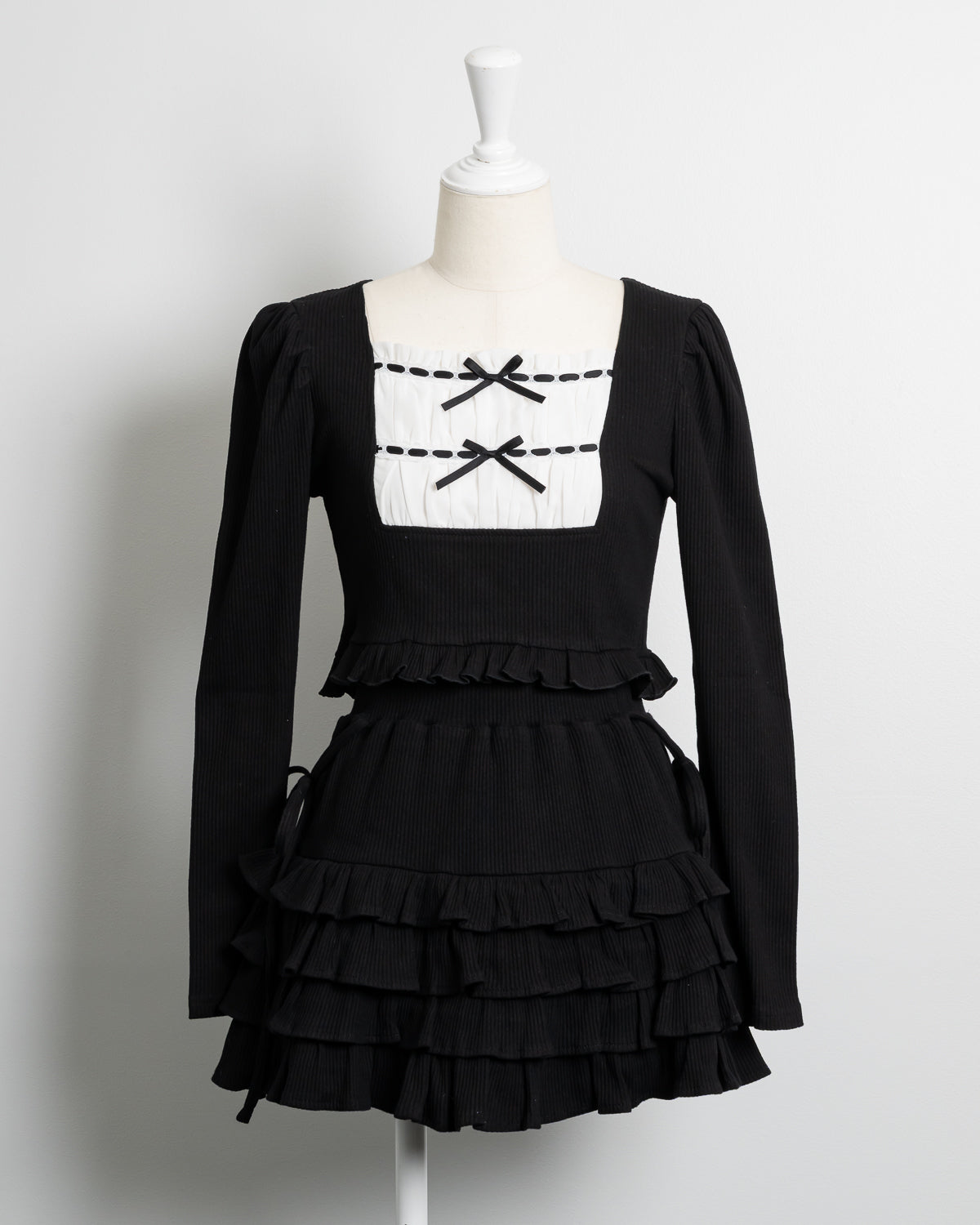 カラー:ブラック