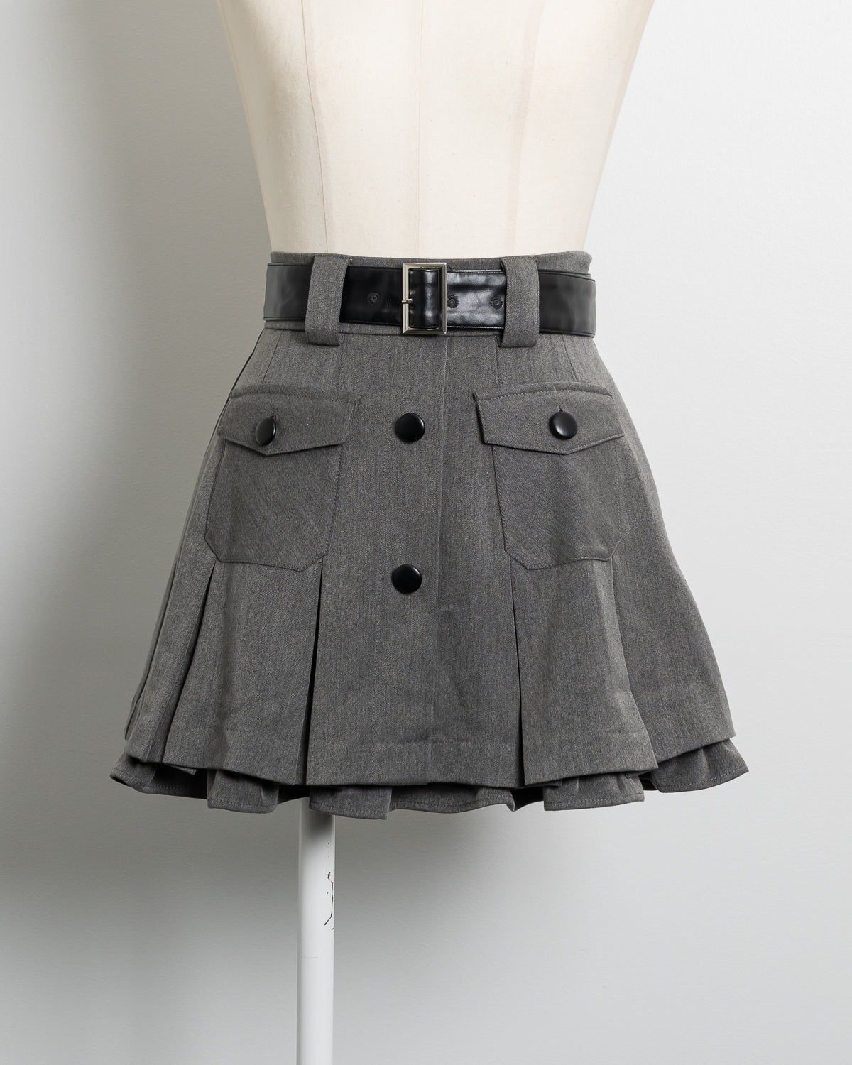 新品pium レザーベルトチェックプリーツミニスカート レザーベルトプリーツミニスカート – pium