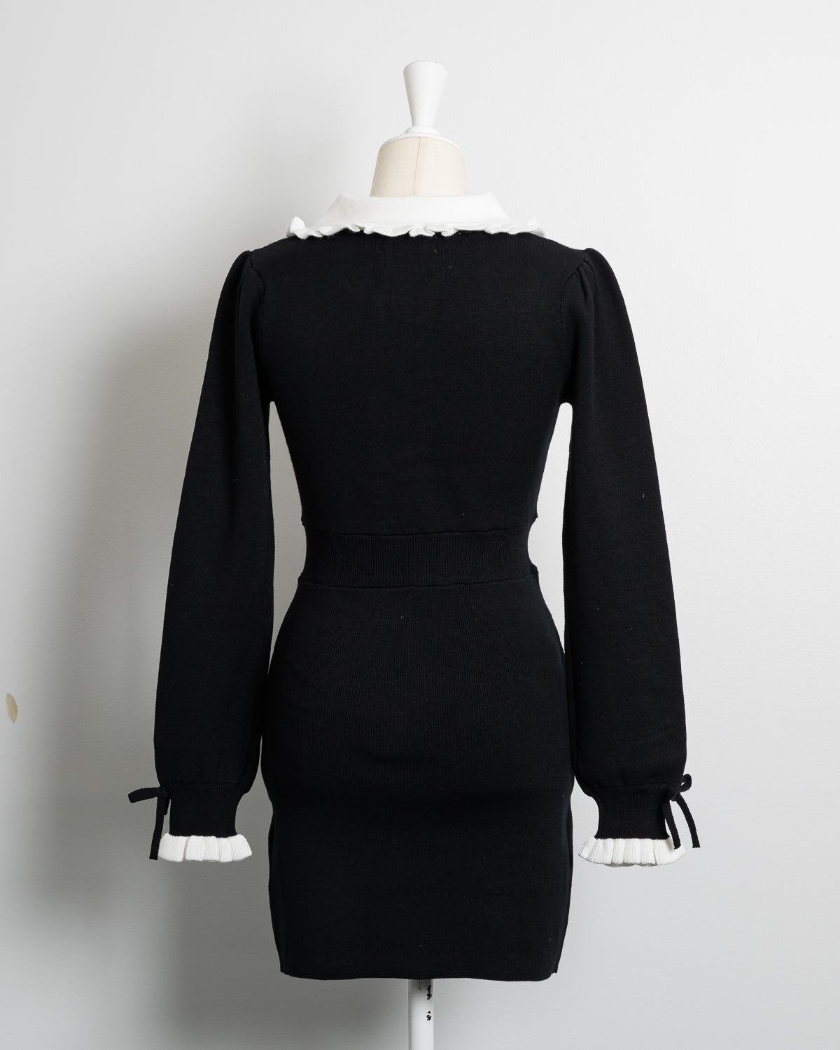 pium ピウム ヨーク切替ハートボタンニット ブラック ヨーク切替ハートボタンニット – pium