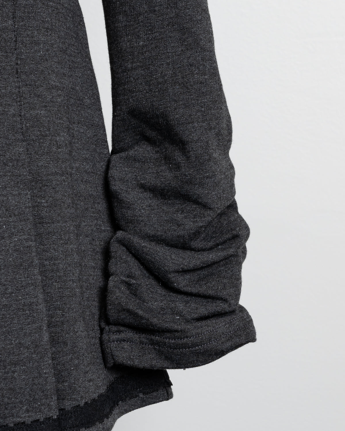 カットアウトプリーツ裏毛ミニワンピ