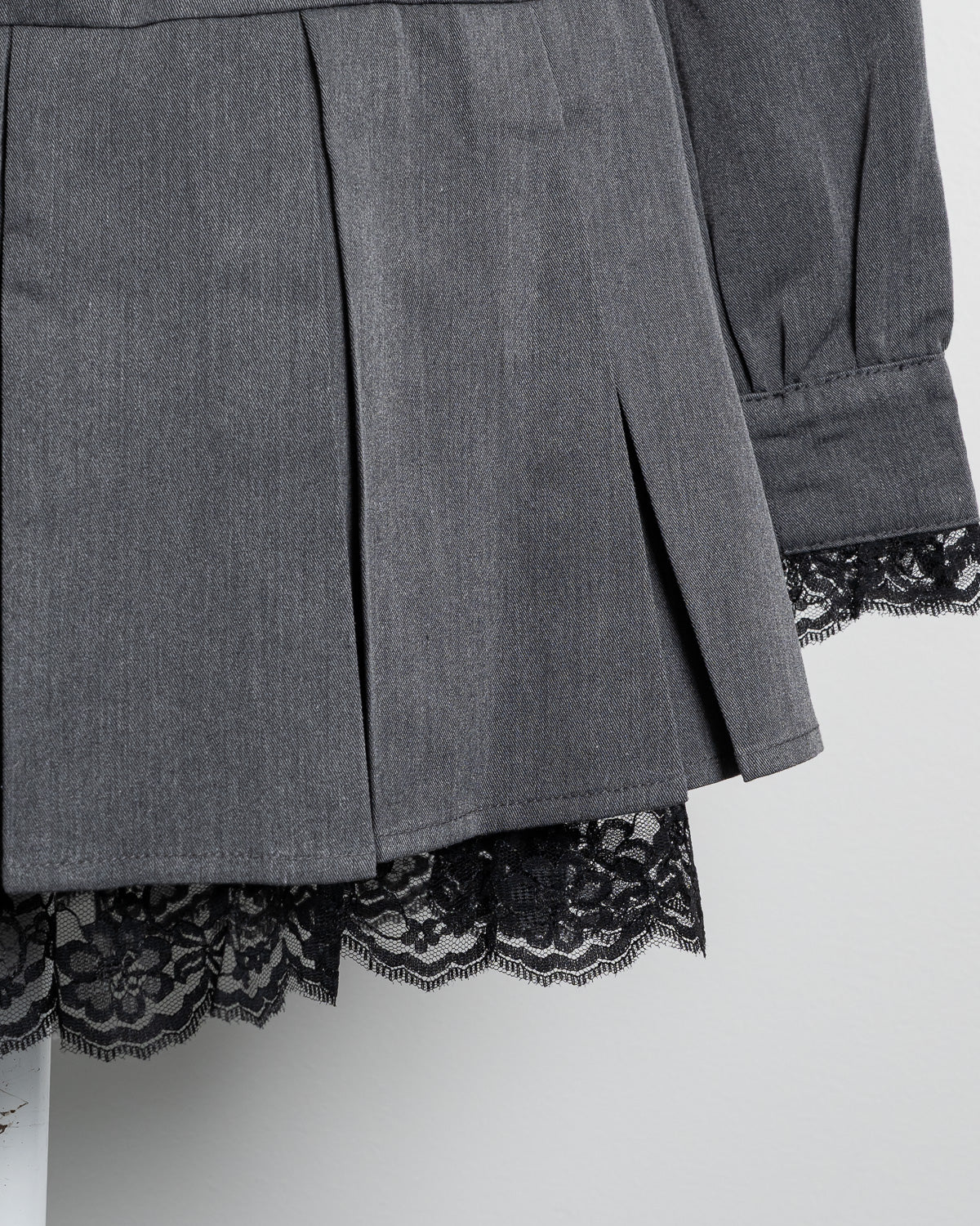 レースフリルプリーツミニワンピース – pium