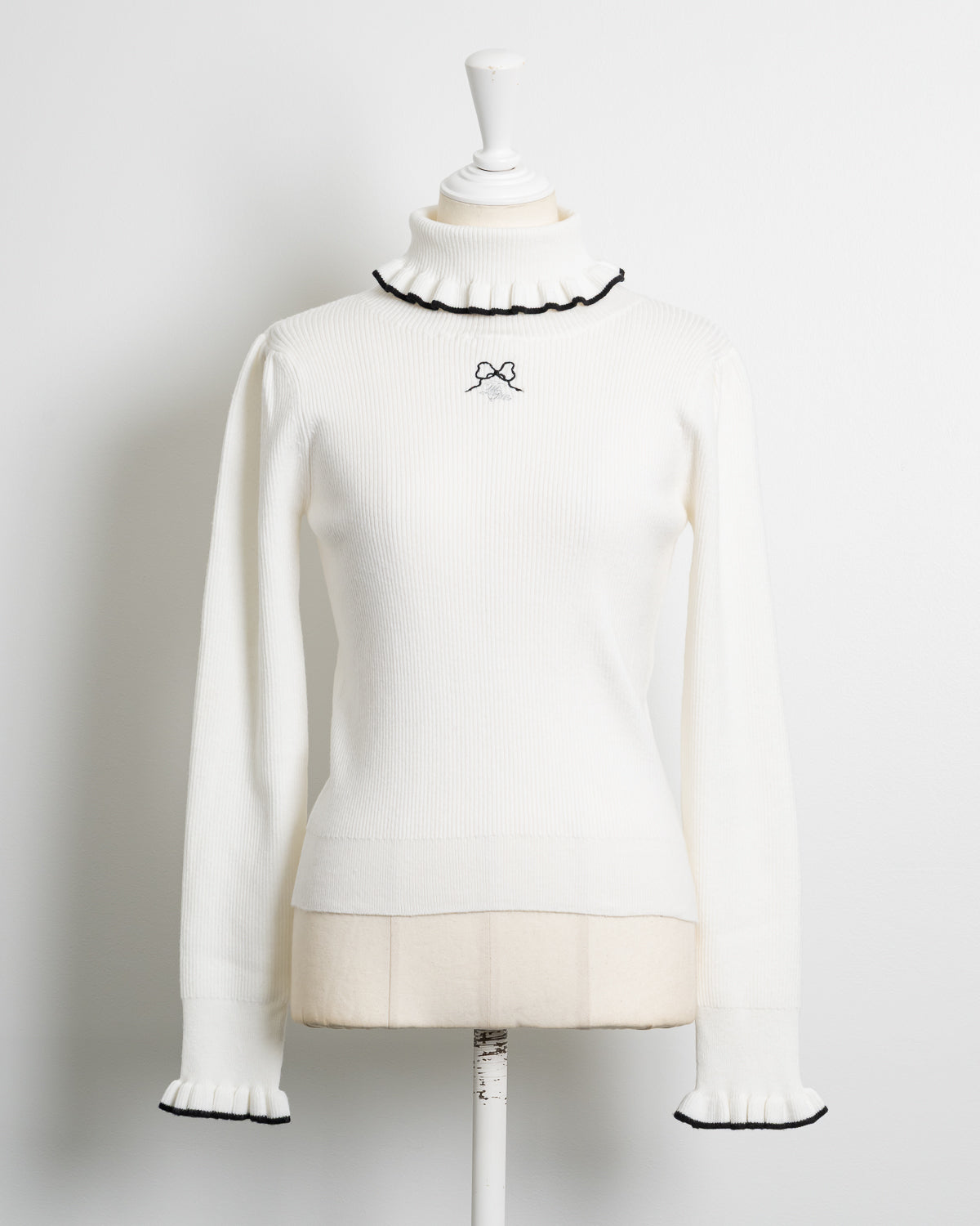 カラー:ホワイト×ブラック