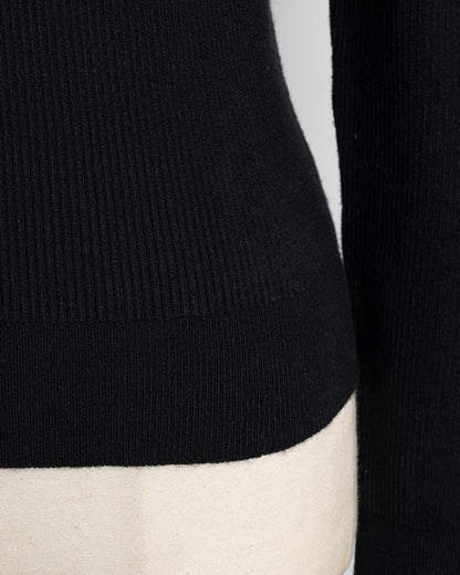 リボン刺繍フリルタートルニット