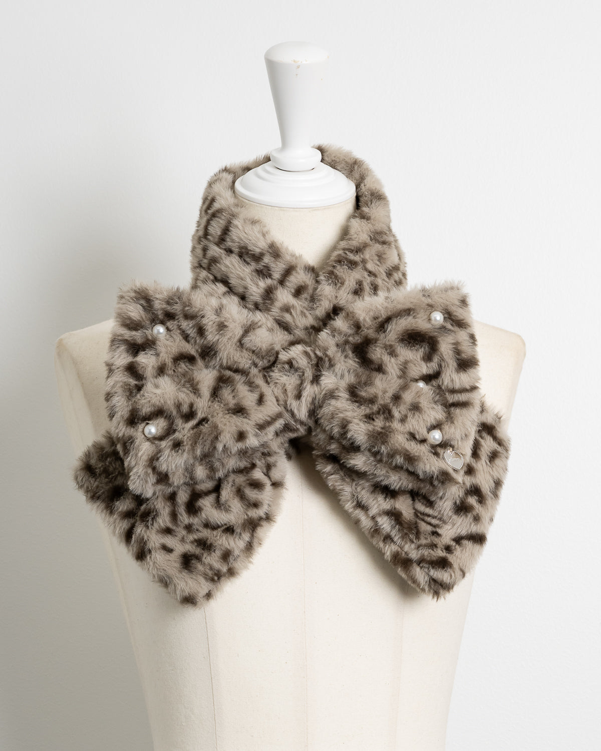 ビッグリボンパールファーティペット – pium