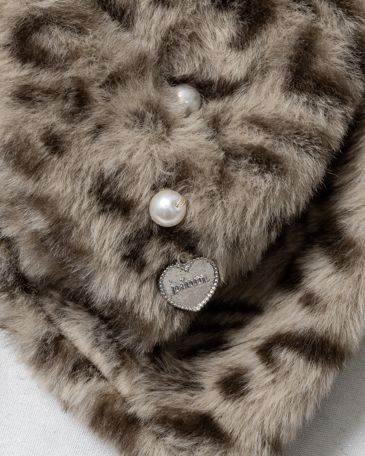 ビッグリボンパールファーティペット