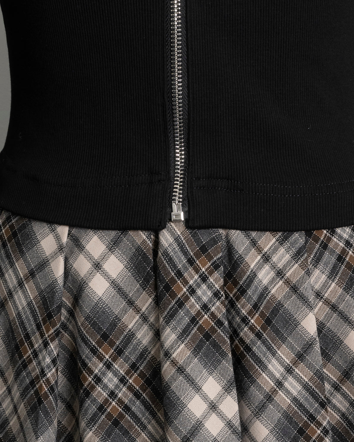 pium バイカラーチェックカットプリーツワンピース バイカラーチェックカットプリーツワンピース – pium