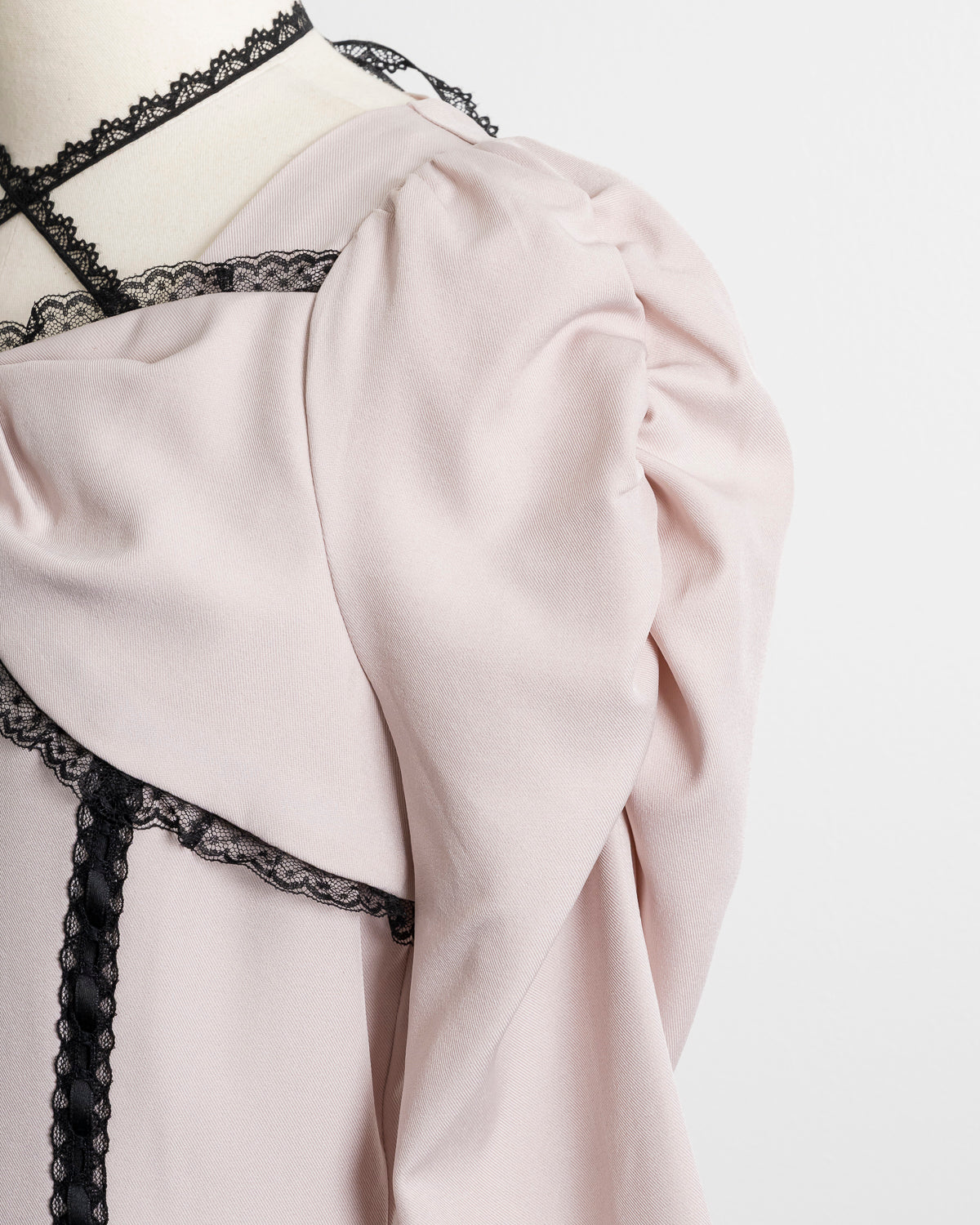 フロントリボンティアードミニワンピース