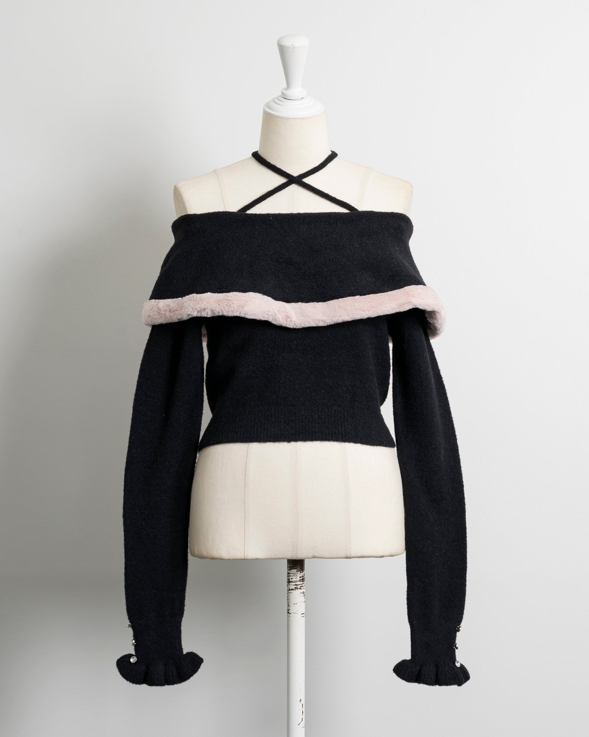 ファー付きオフショルフェザーニット – pium