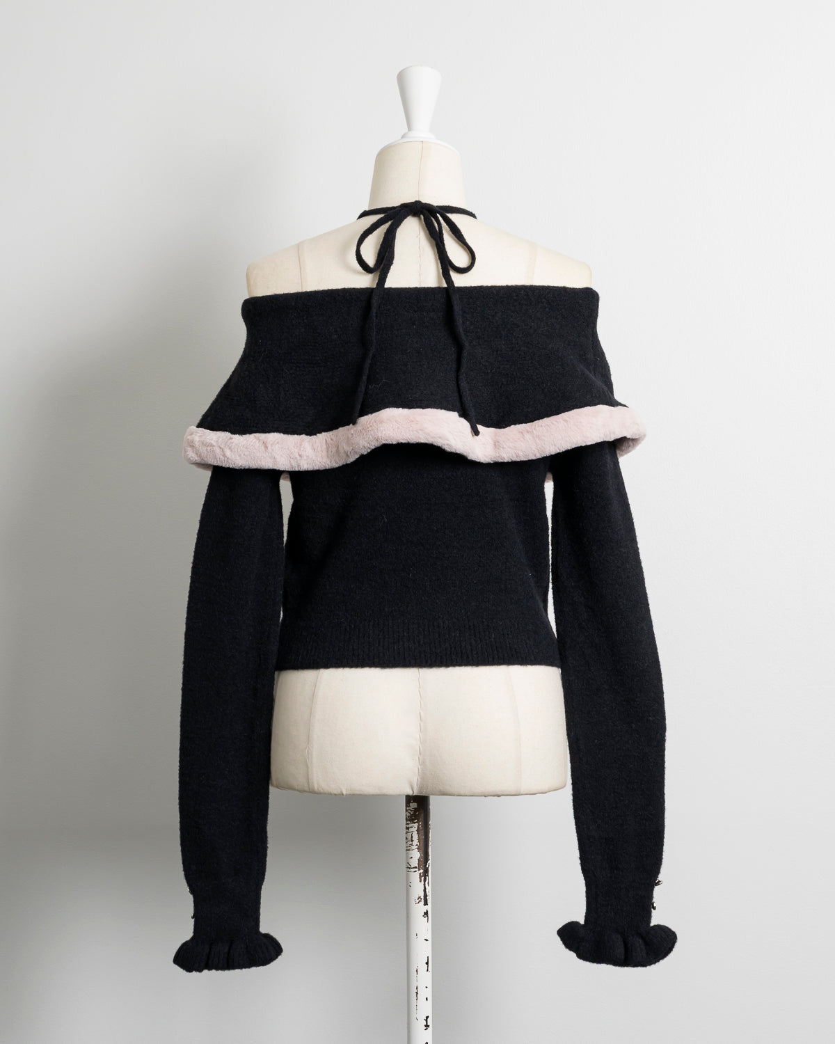 ファー付きオフショルフェザーニット – pium