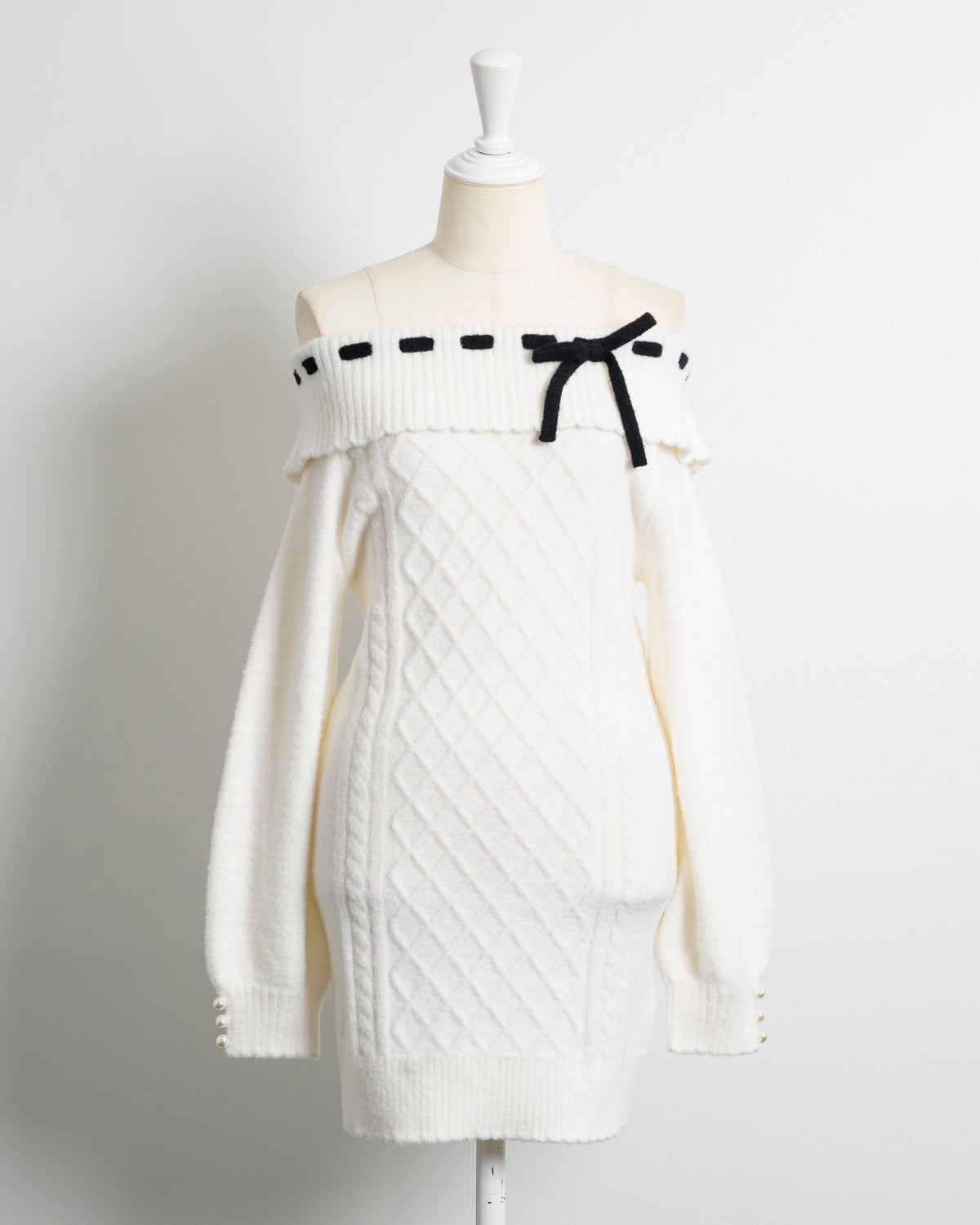 カラー：ホワイト×ブラック