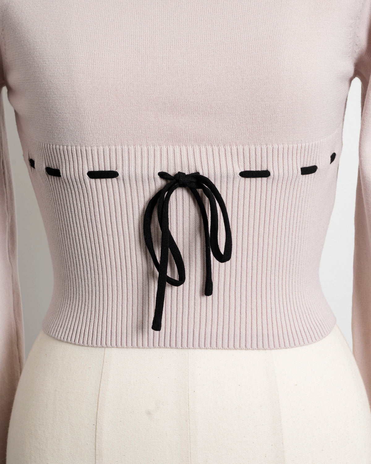 チョーカー付きバイカラーリボンニット