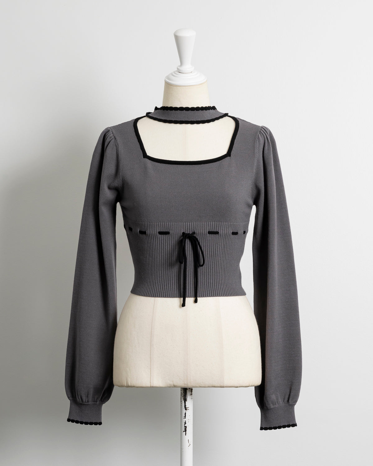 チョーカー付きバイカラーリボンニット – pium