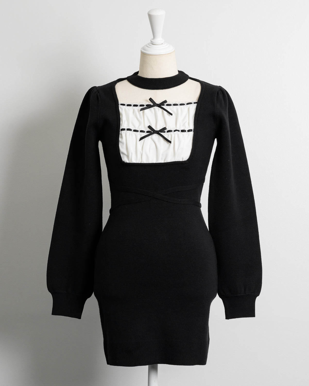 カラー：ブラック×ホワイト