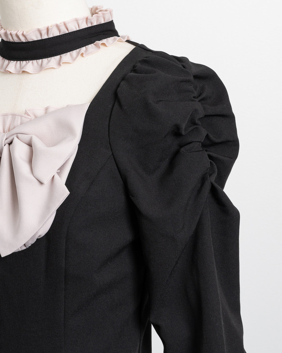 フロントリボンチョーカーティアードミニワンピ