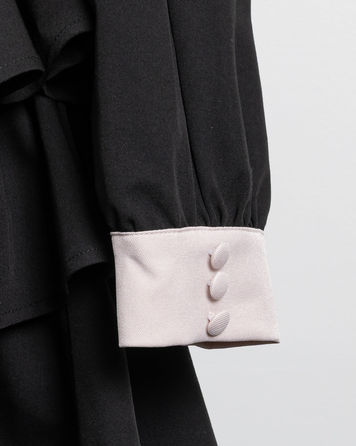 フロントリボンチョーカーティアードミニワンピ