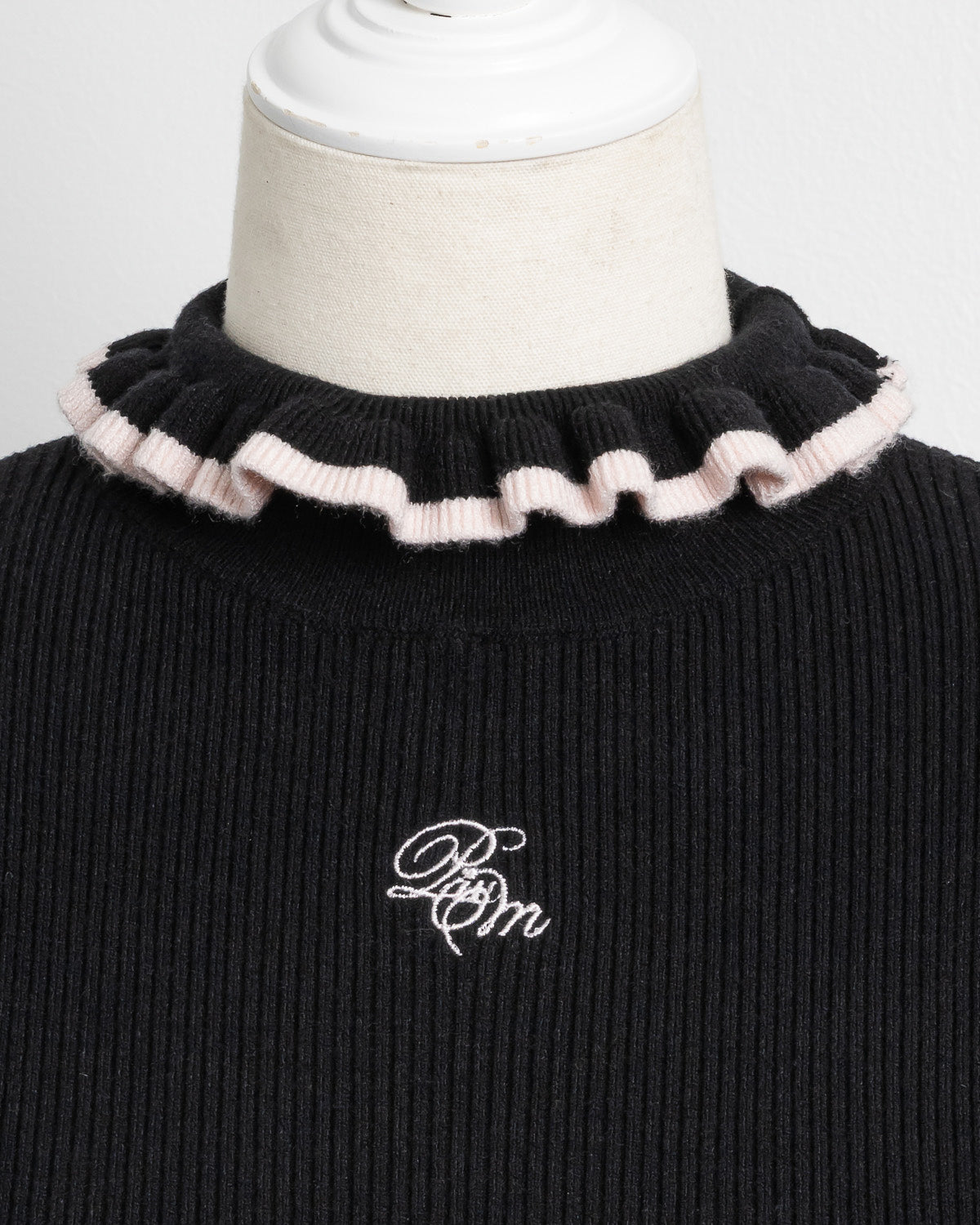 プチタートルフリルリブニットトップス