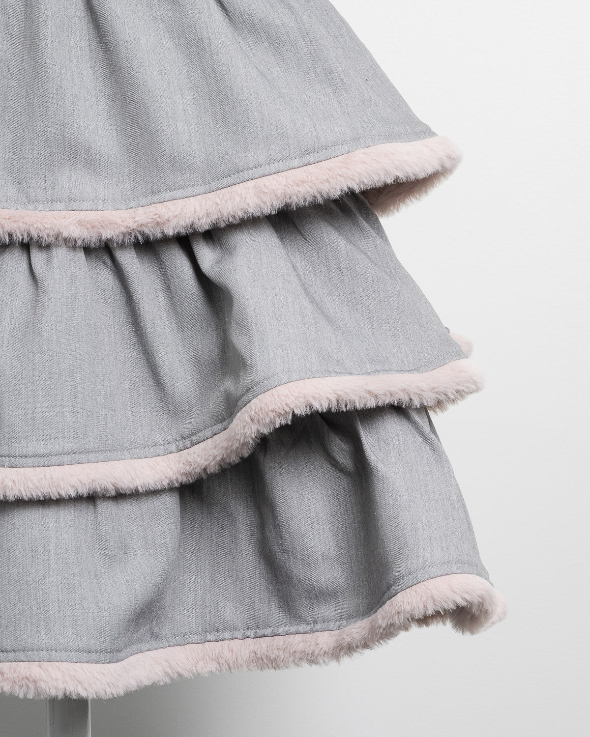 ファー付きティアードジャンパースカート