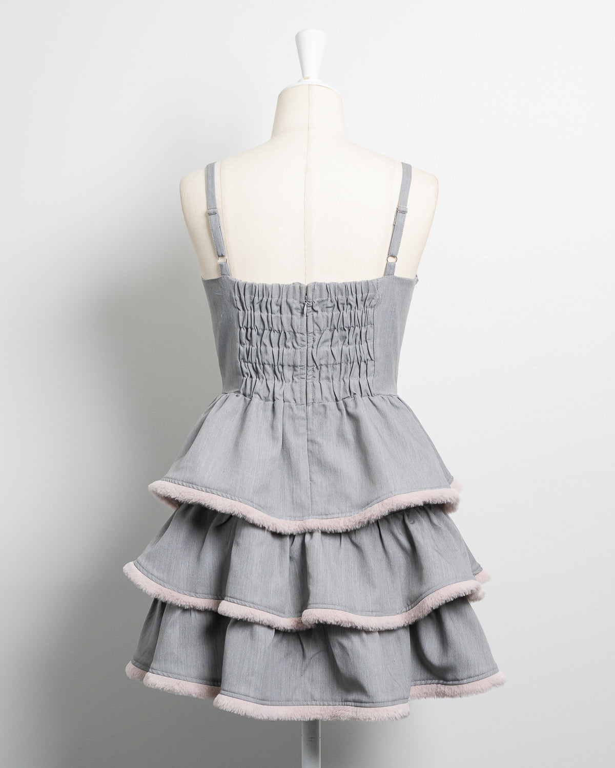 pium ファー付きティアードジャンパースカート ファー付きティアードジャンパースカート – pium