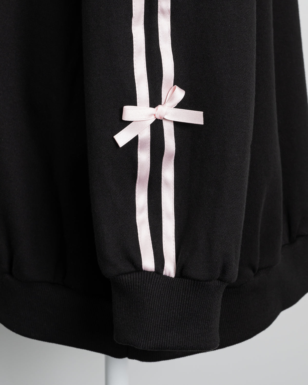 ビジューロゴリボンオーバーサイズスウェット