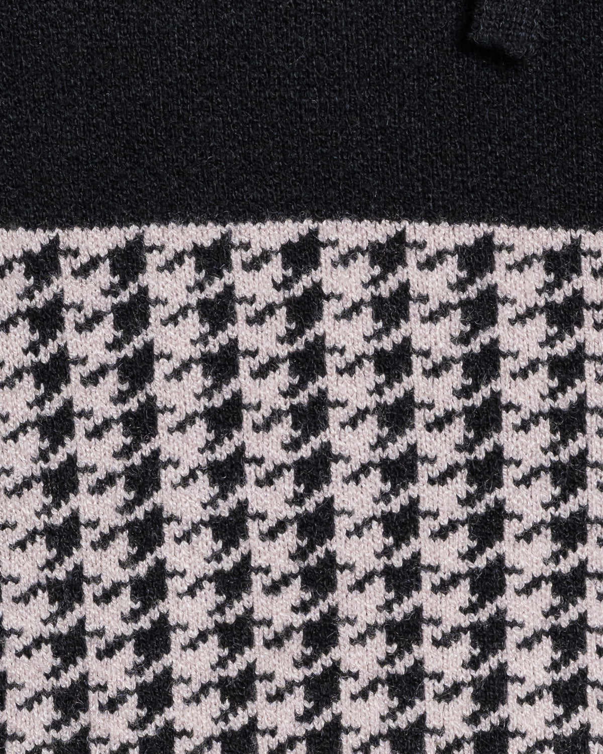 カットアウト千鳥柄ニットワンピース