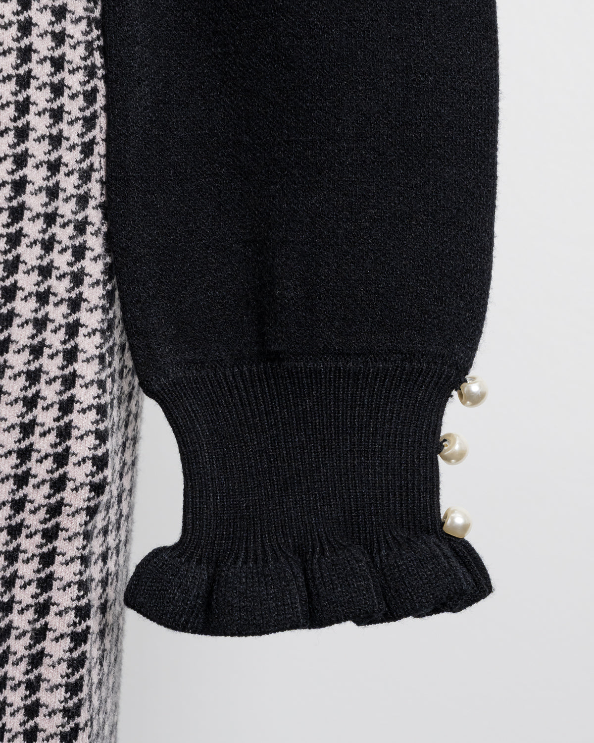 カットアウト千鳥柄ニットワンピース