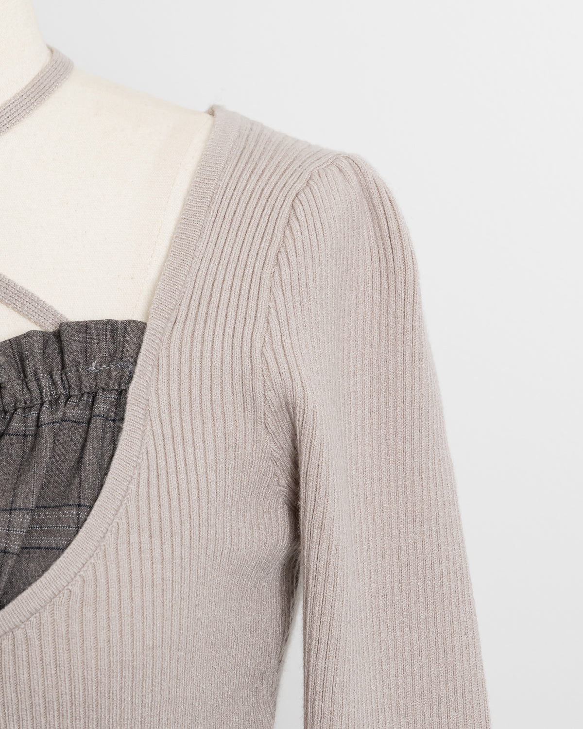 ヨーク切替ハートボタン長袖ニット – pium