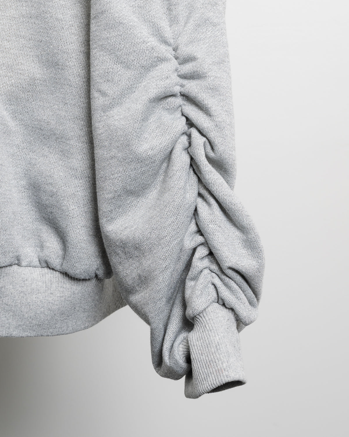 ビジュープリントラメジップパーカー