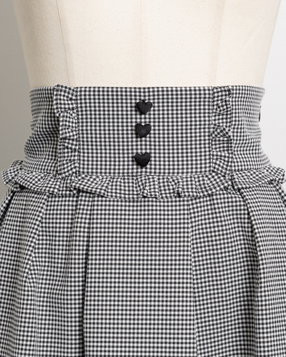 ハートボタンタックフレアミニスカート