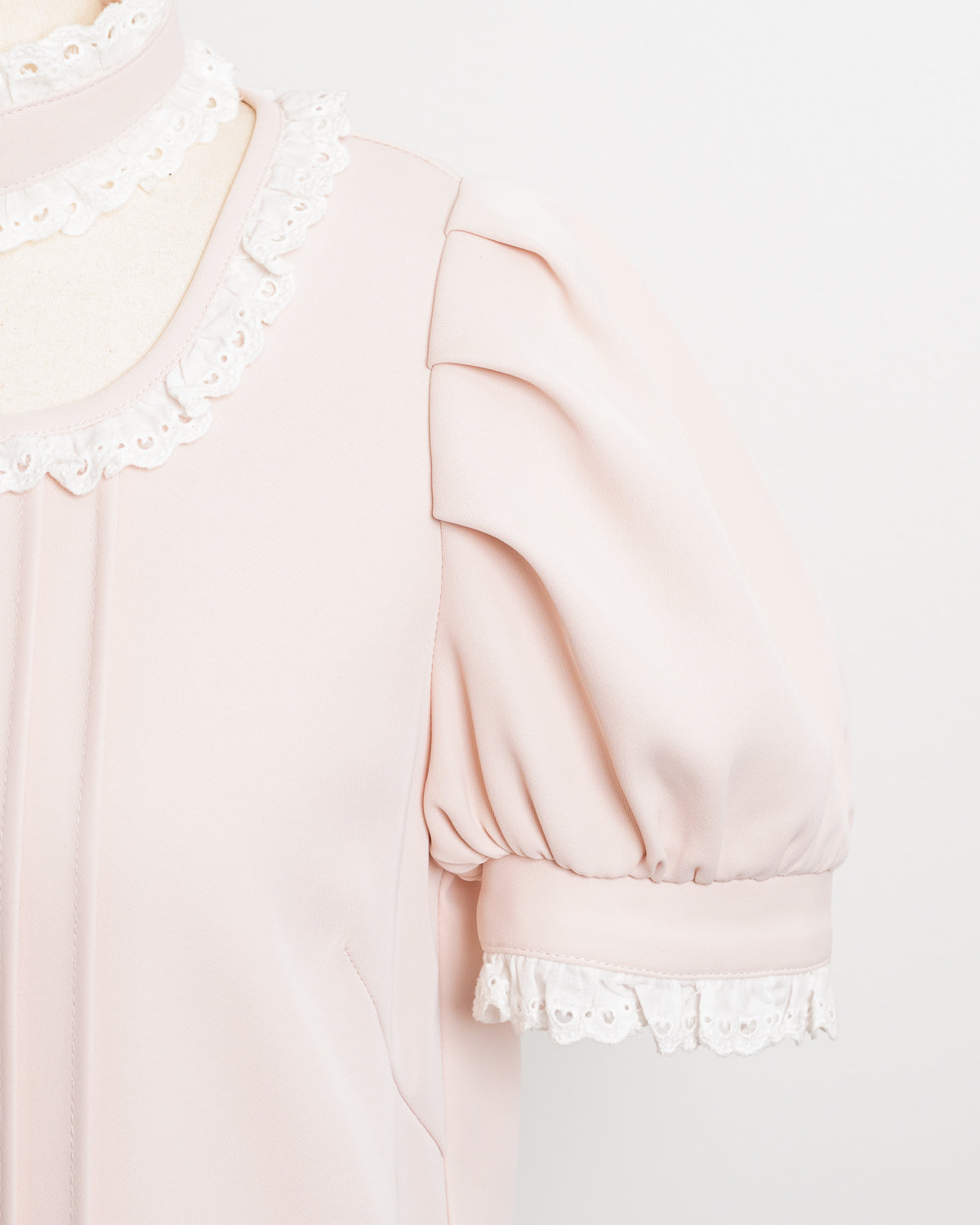 コットンフリルチョーカーブラウス