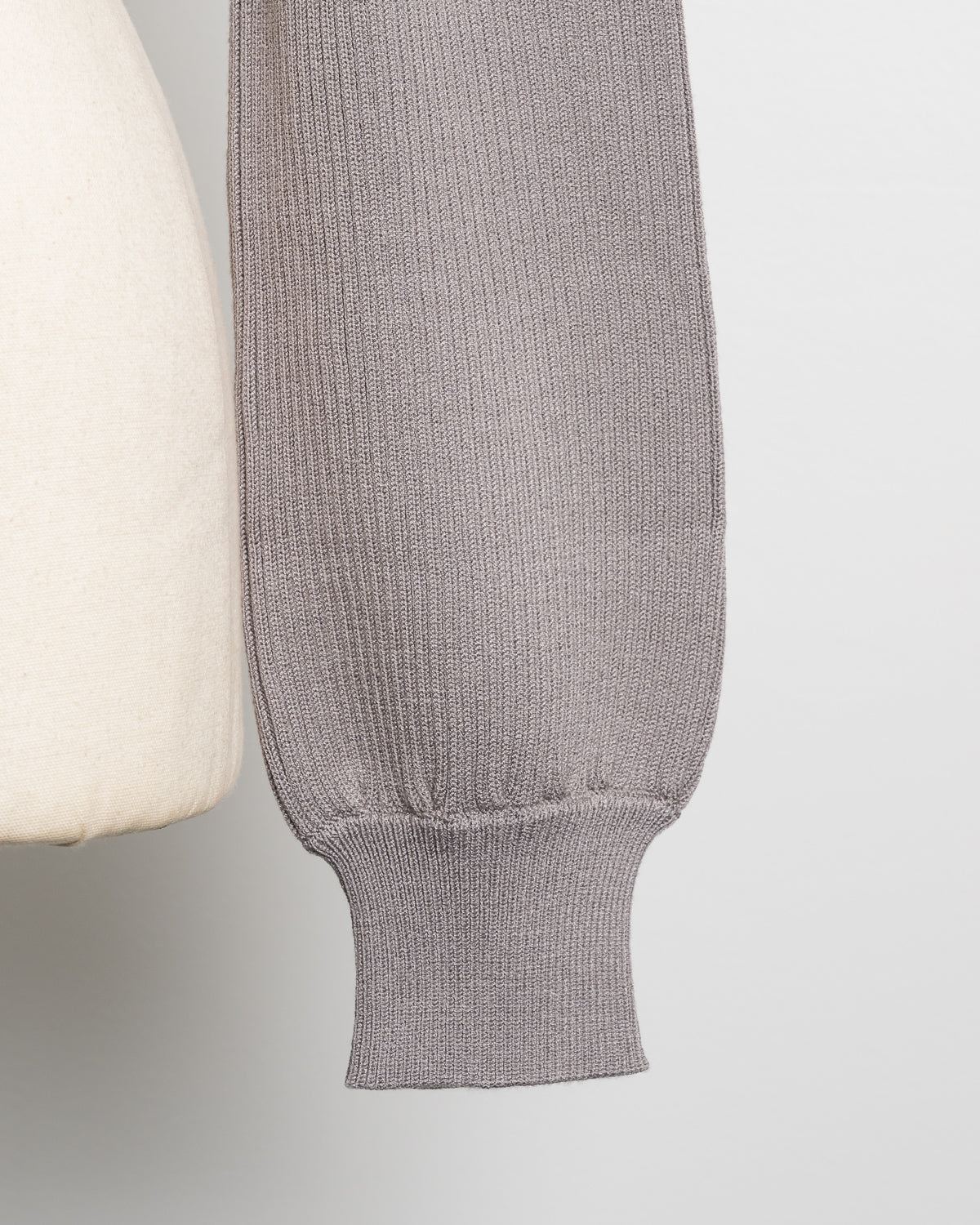 チョーカー付きケーブルカーデ×キャミセット