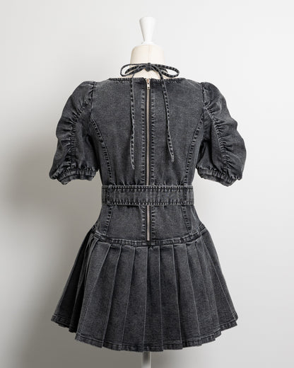 ヨーク切替ベルト付きプリーツミニワンピース