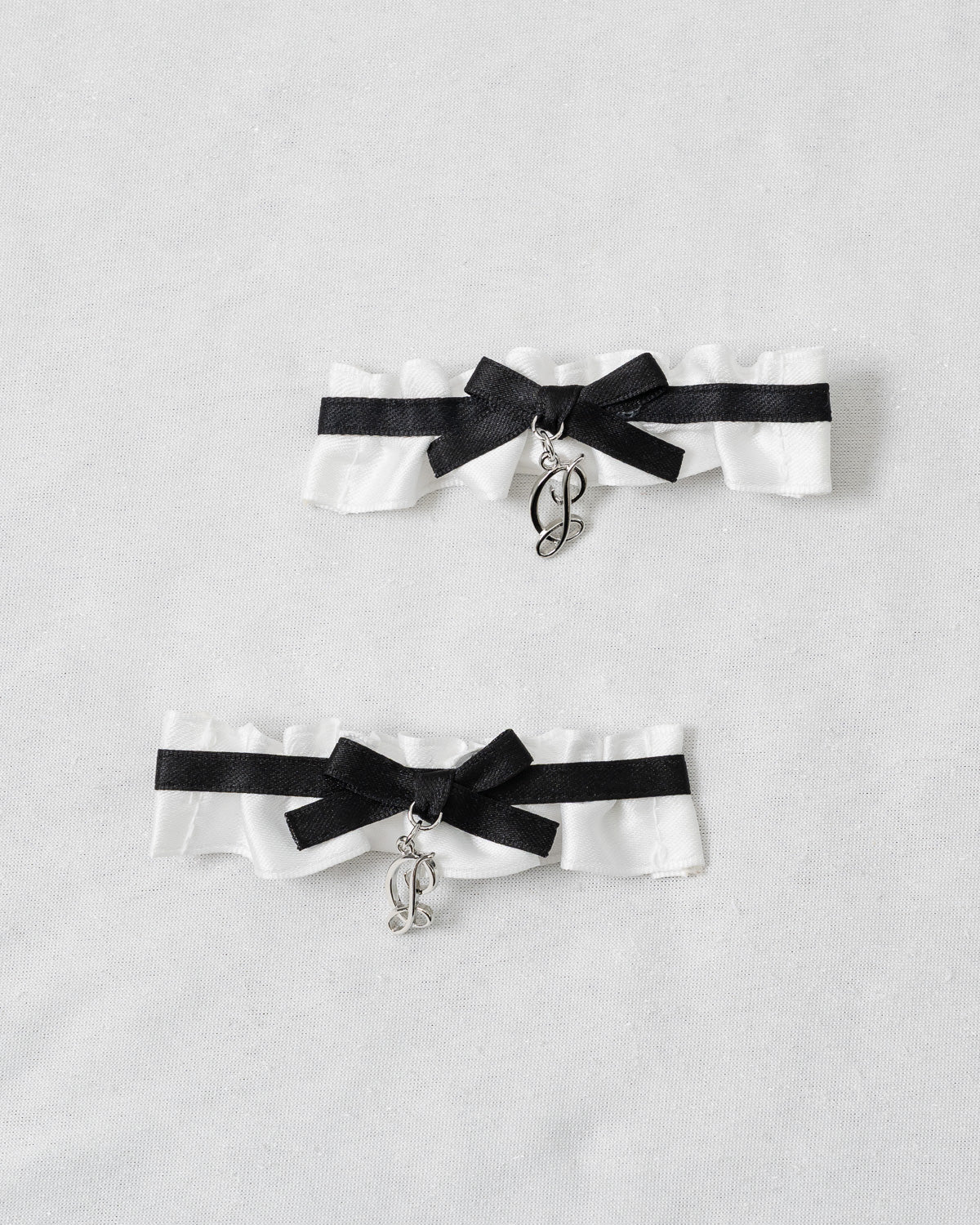Kukuhime様handmade♡パフュームうさぎ♡フリルBIGポニークリップ Bitter Vanilla ハンドクリーム×フリルリボンヘアクリップセット – pium