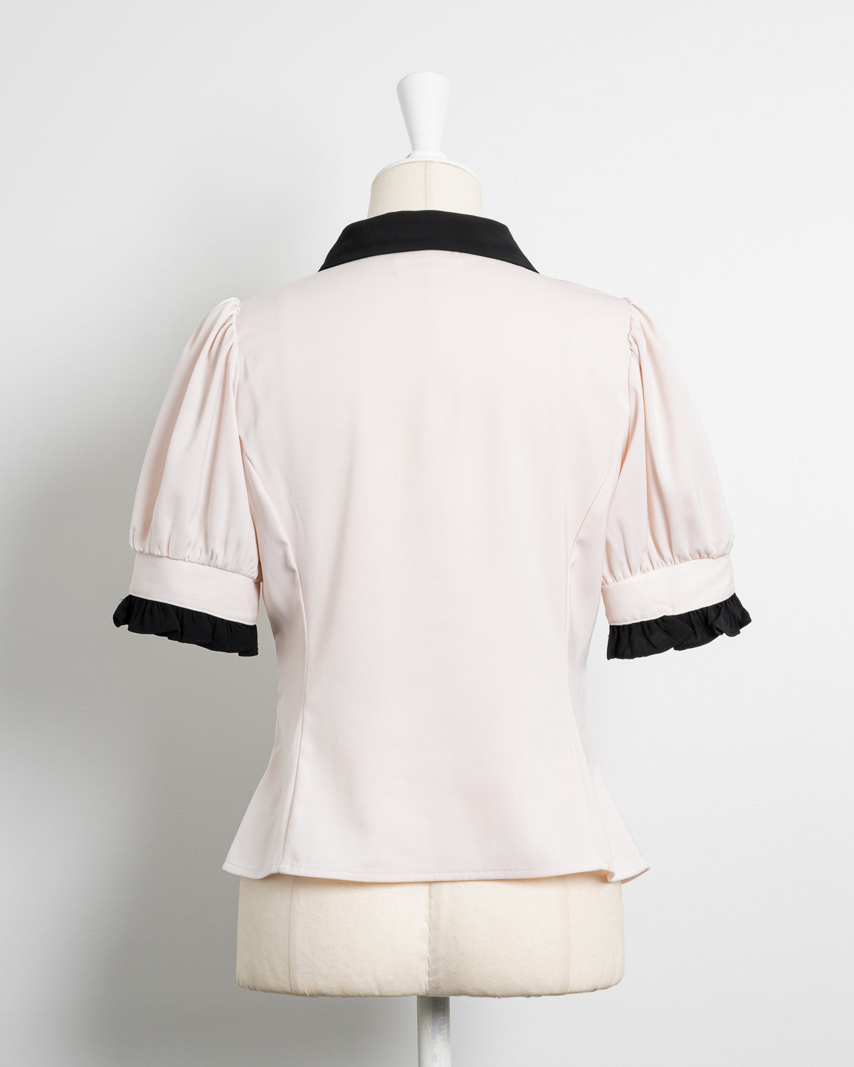 リボンカラーピンタックブラウス – pium