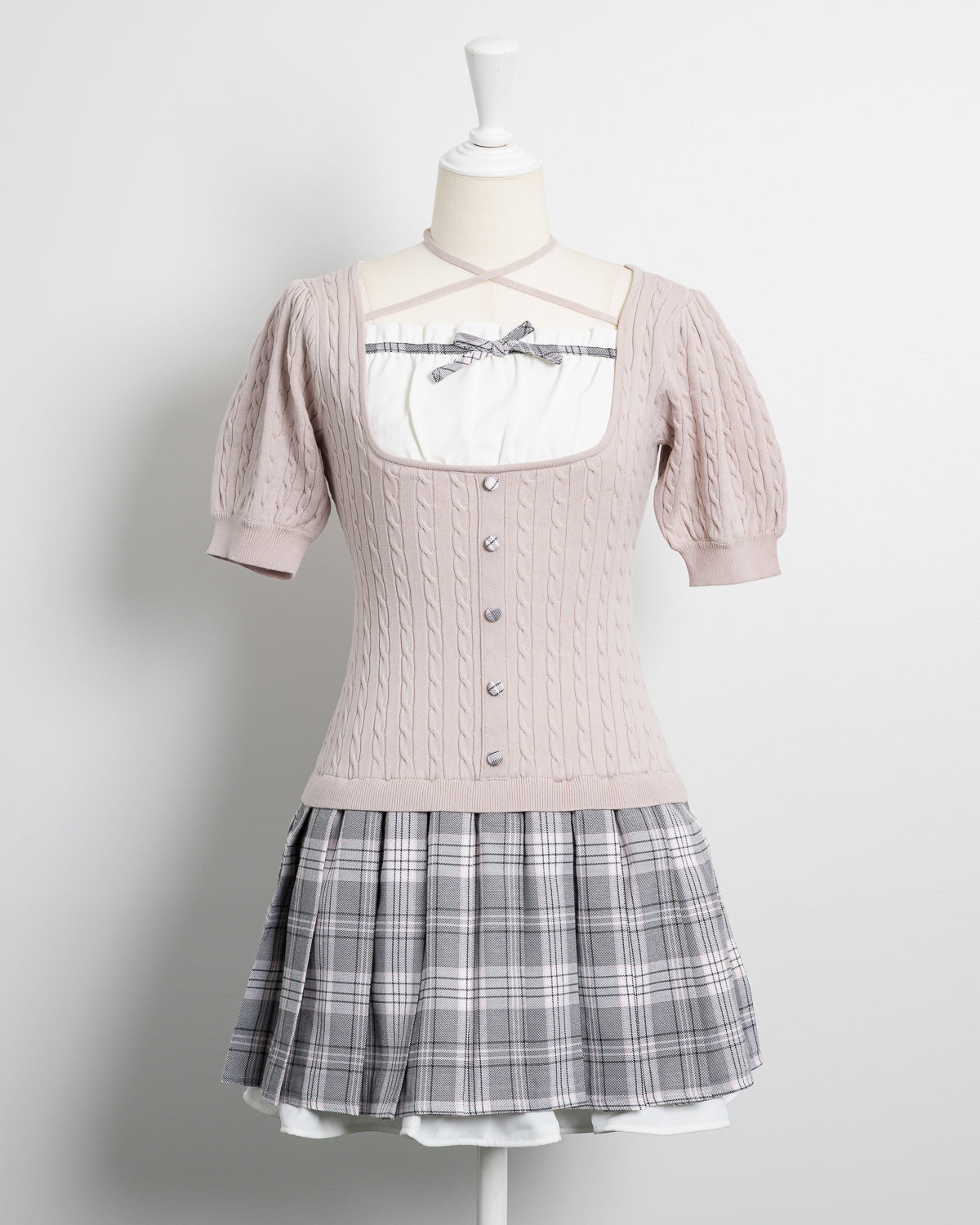 プリーツドッキングケーブルニットワンピース – pium